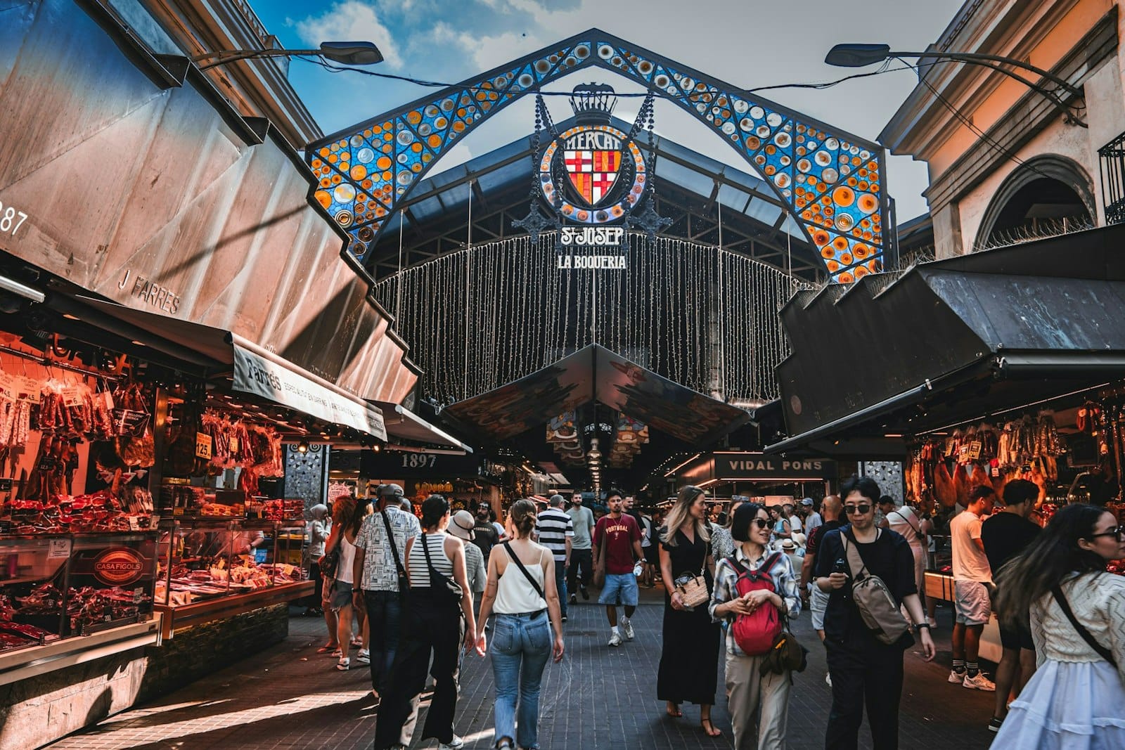 The benefits of cultural immersion when learning Spanish in Barcelona