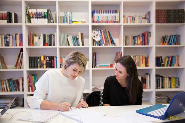 A student taking a free trial class