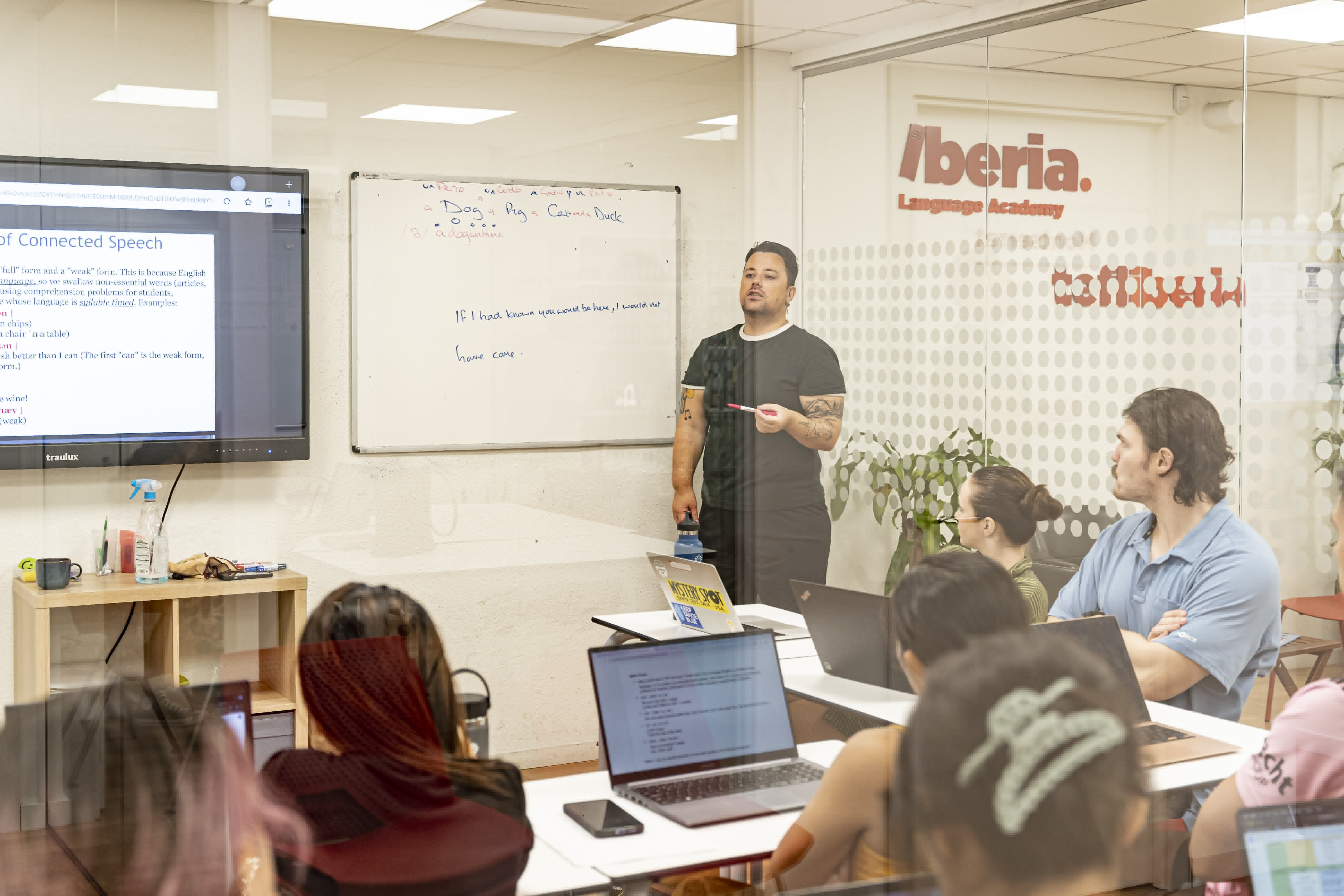 A Spanish class in Rosalia classroom
