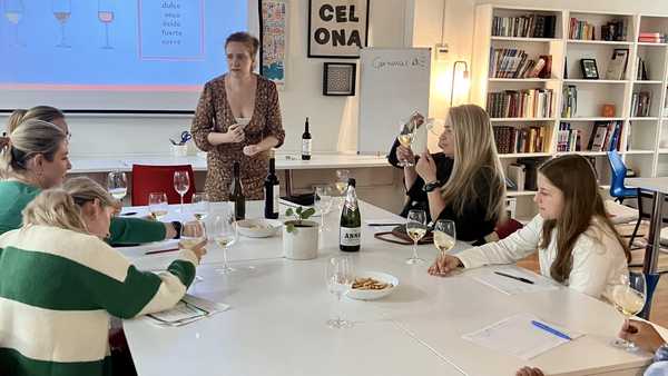 Étudiants lors d'une activité culturelle à Barcelona